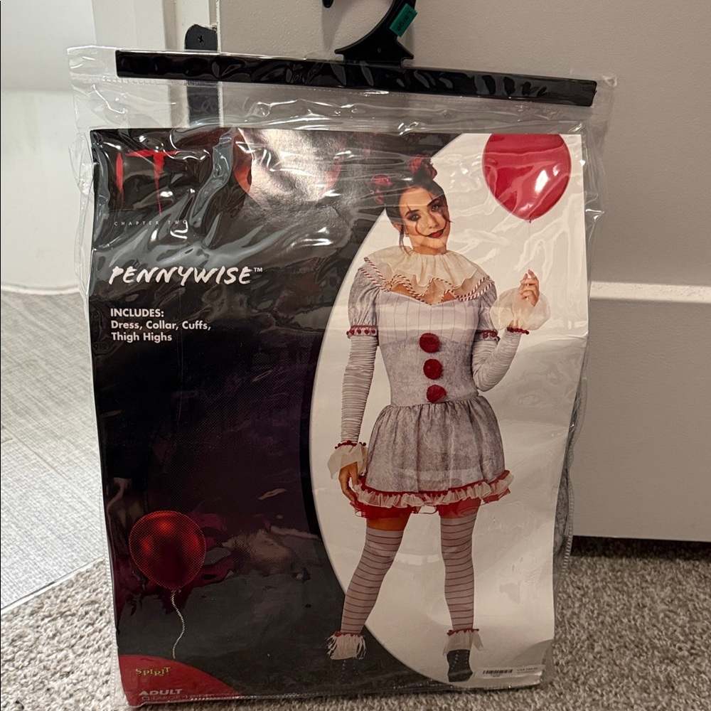 Pennywise Halloween costume